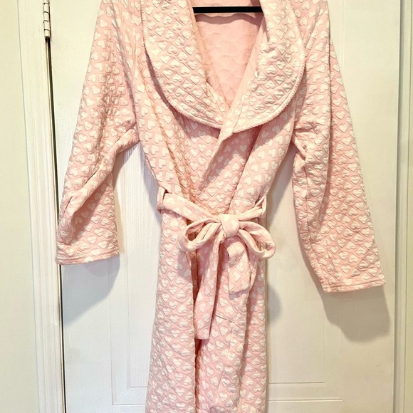 Women’s Pink Quilted Robe – Heart Pattern, Relaxed Fit - Picture 1 of 2